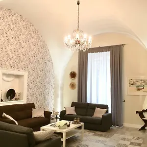Dimora Del Papa Apartment